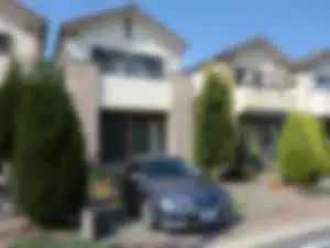 うつ病発症で住宅ローン返済困難に。退職と任意売却で負担を整理したケース